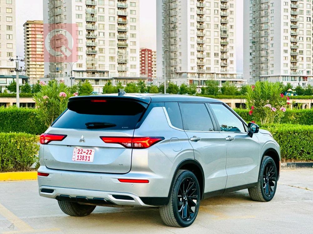 میتسوبیشی ئاوتلاندەر